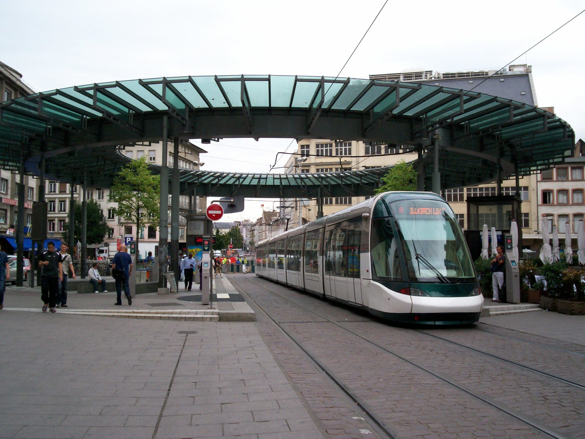 Constructing a World-Class Tramway System: Building Identity through Innovative Urbanism in the “Glocal” City of Strasbourg, France