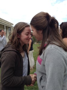 Ev teaching us how to pronounce our diphthongs and vowel combinations 